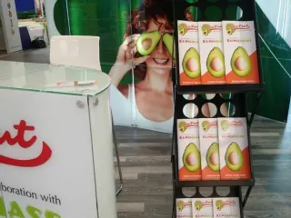 Material comercial de Mexfrut y EuroHass en el stand de la feria